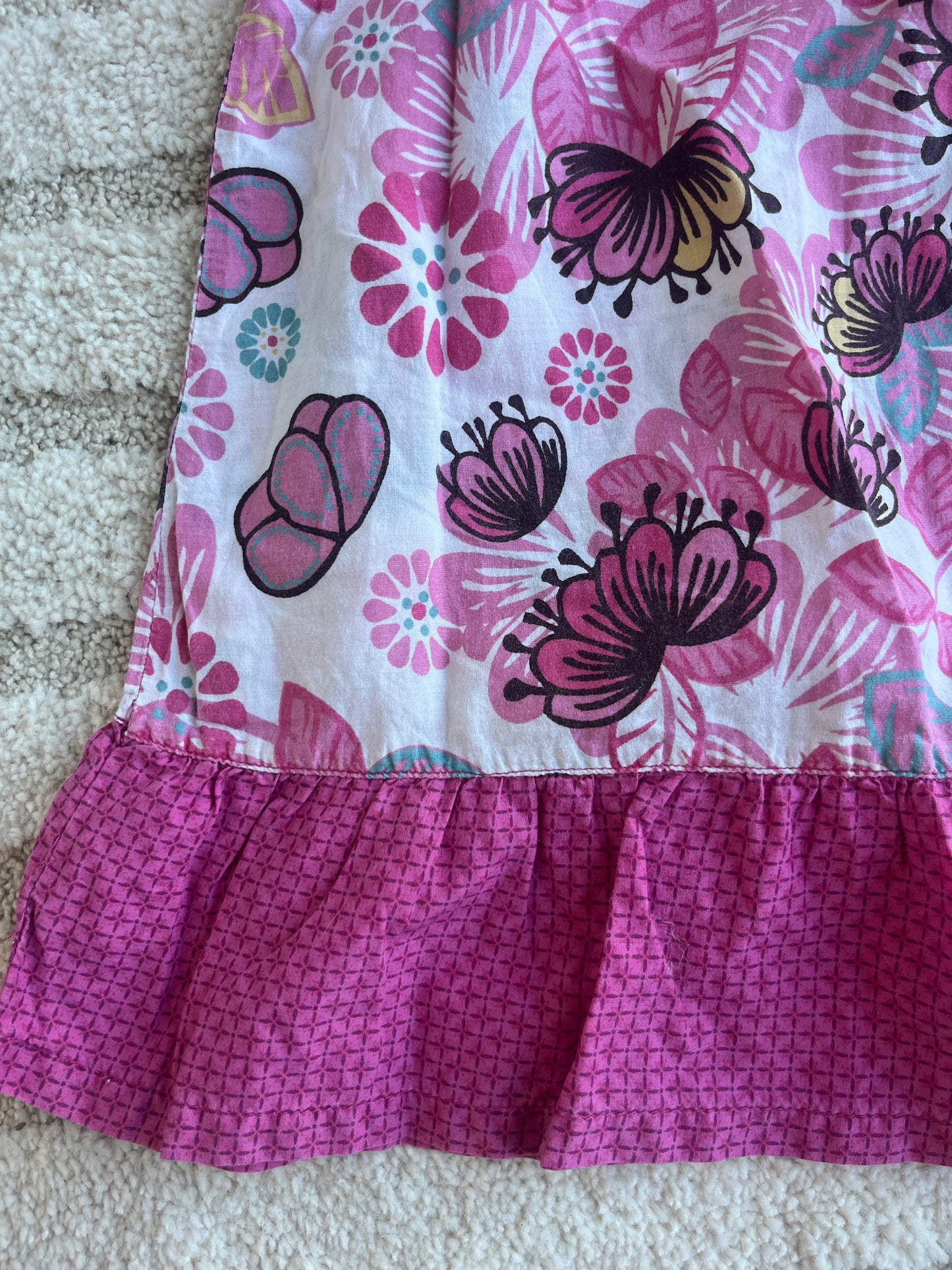 Robe à bretelles motifs fleurs et feuilles rose - 5 ans
