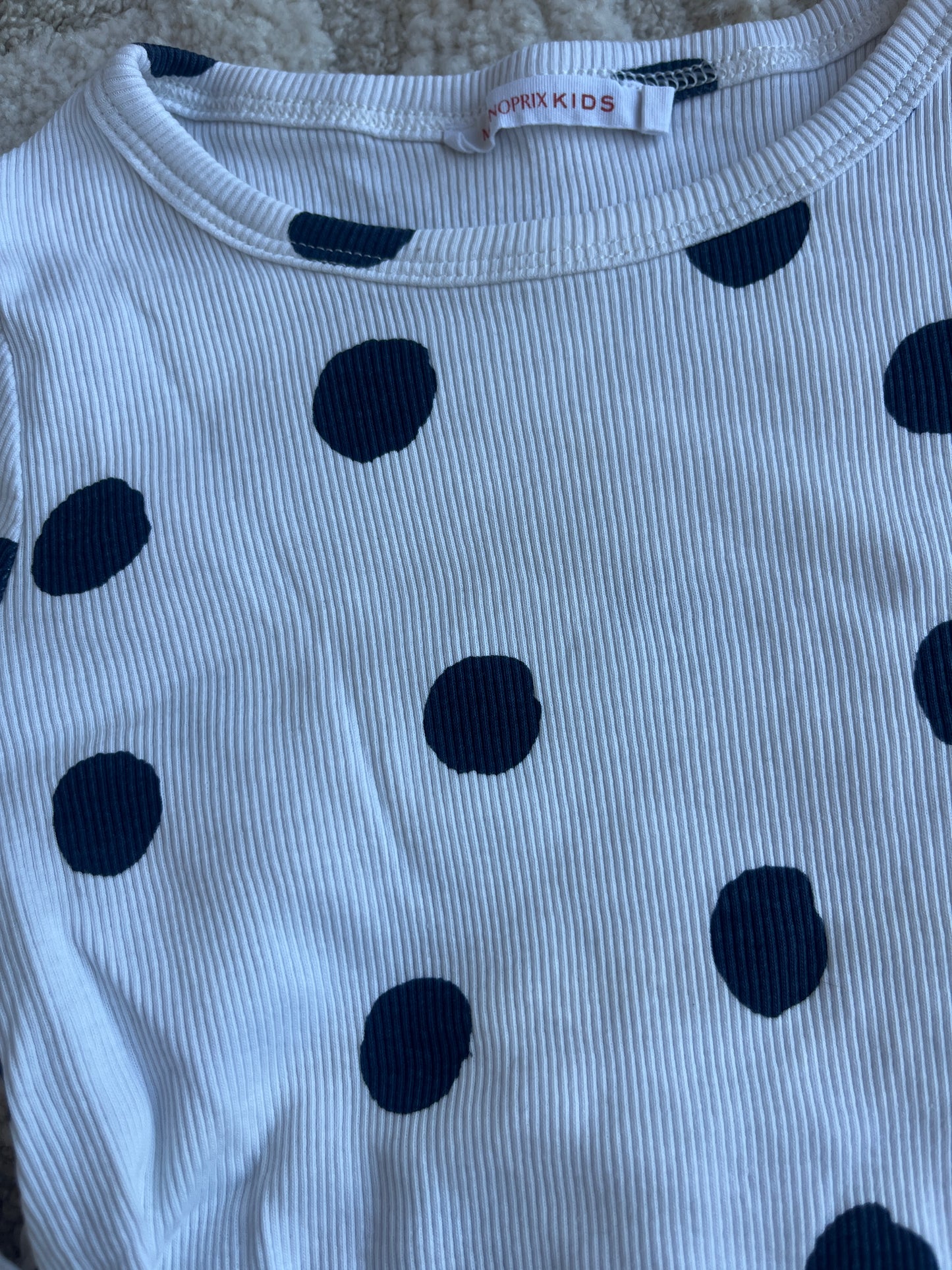 T-shirt à manches longues blanc côtelé à pois bleu - 6 ans
