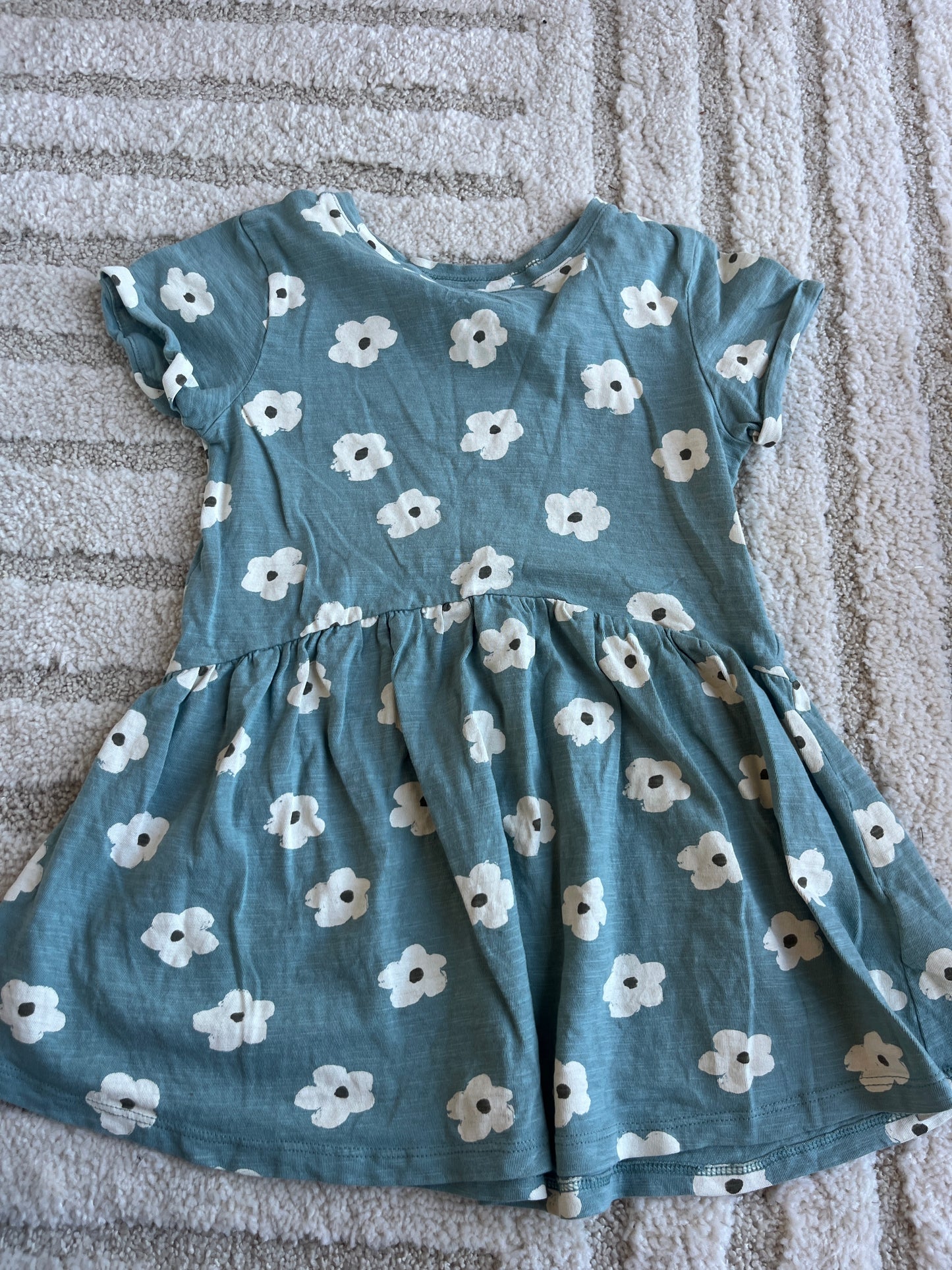 Robe à manches courtes verte motifs marguerites Vertbaudet - 6 ans