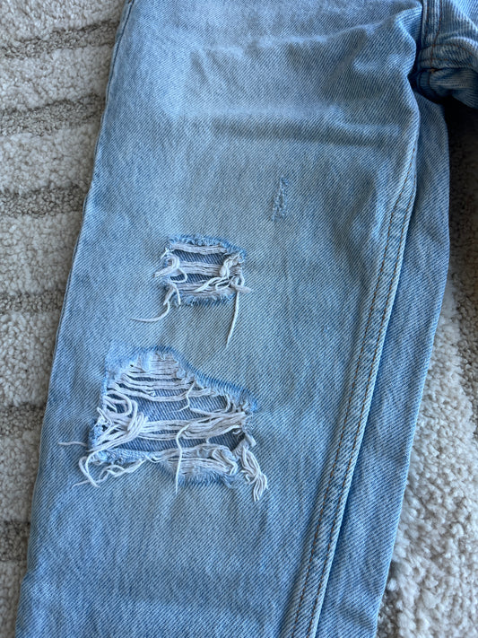 Jean mom bleu clair troué - 7/8 ans (128 cm)