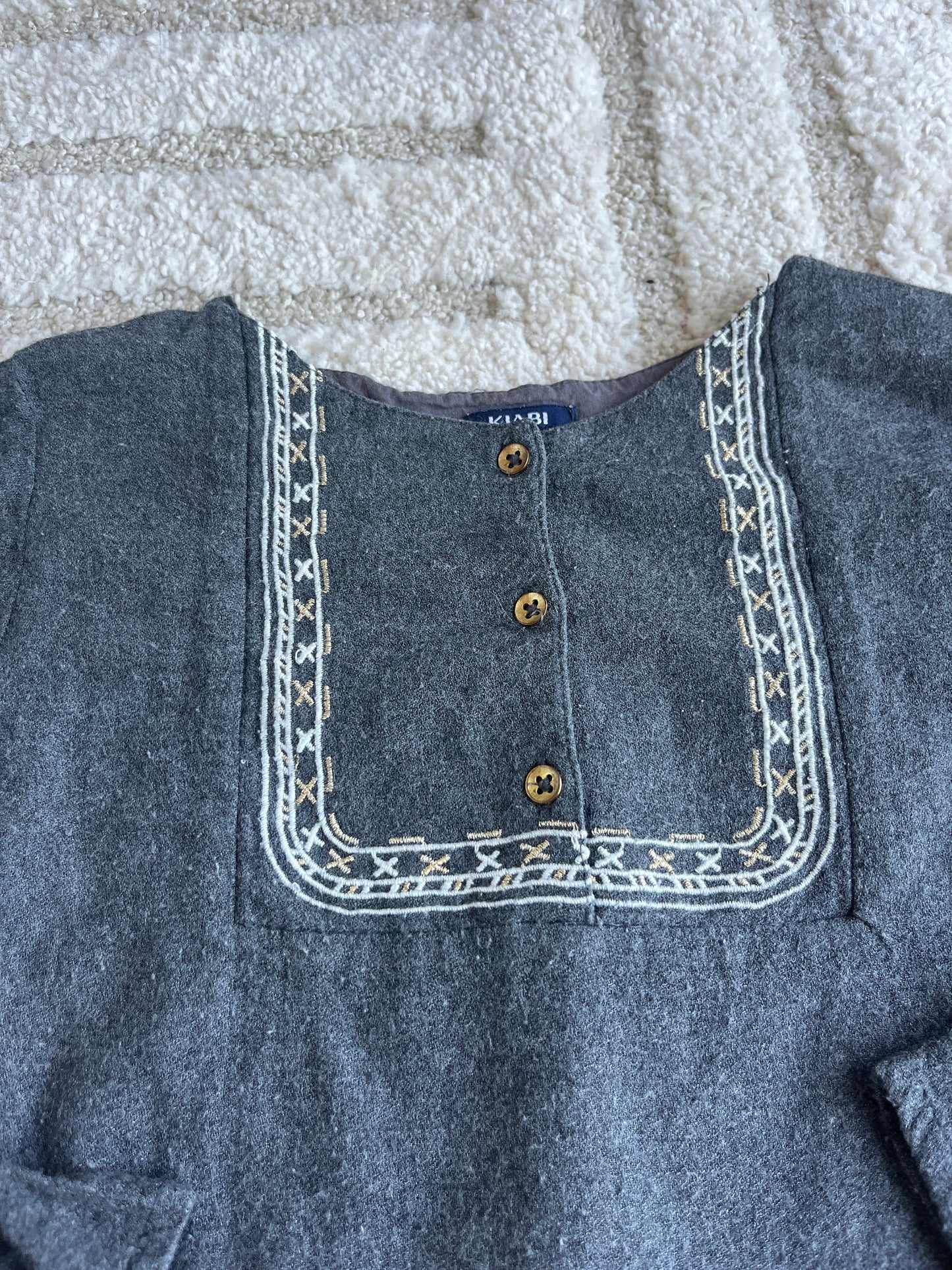 Robe grise à manches longues détails bohème - 8 ans