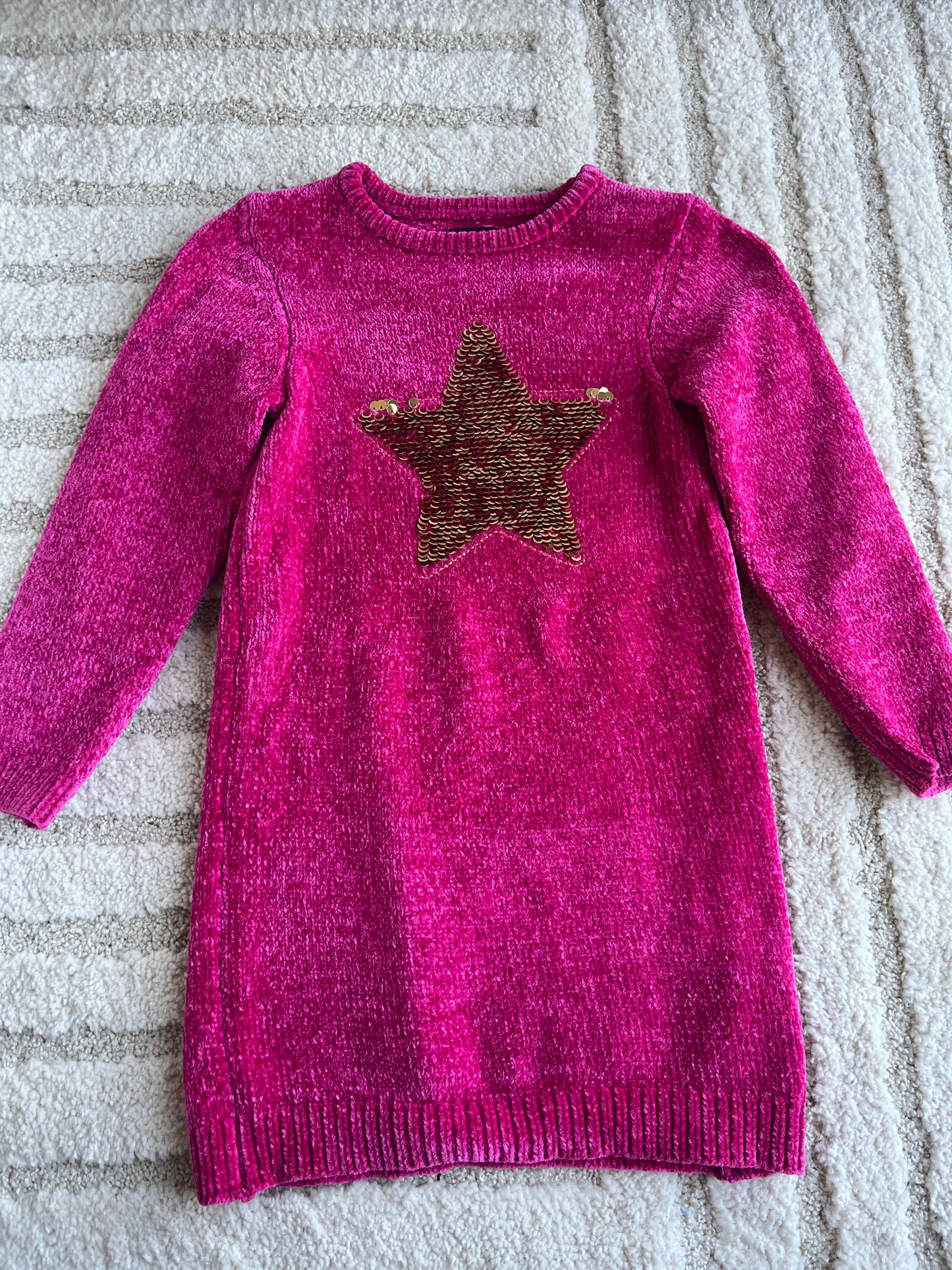 Robe pull fuchsia avec étoile dorée - 8 ans