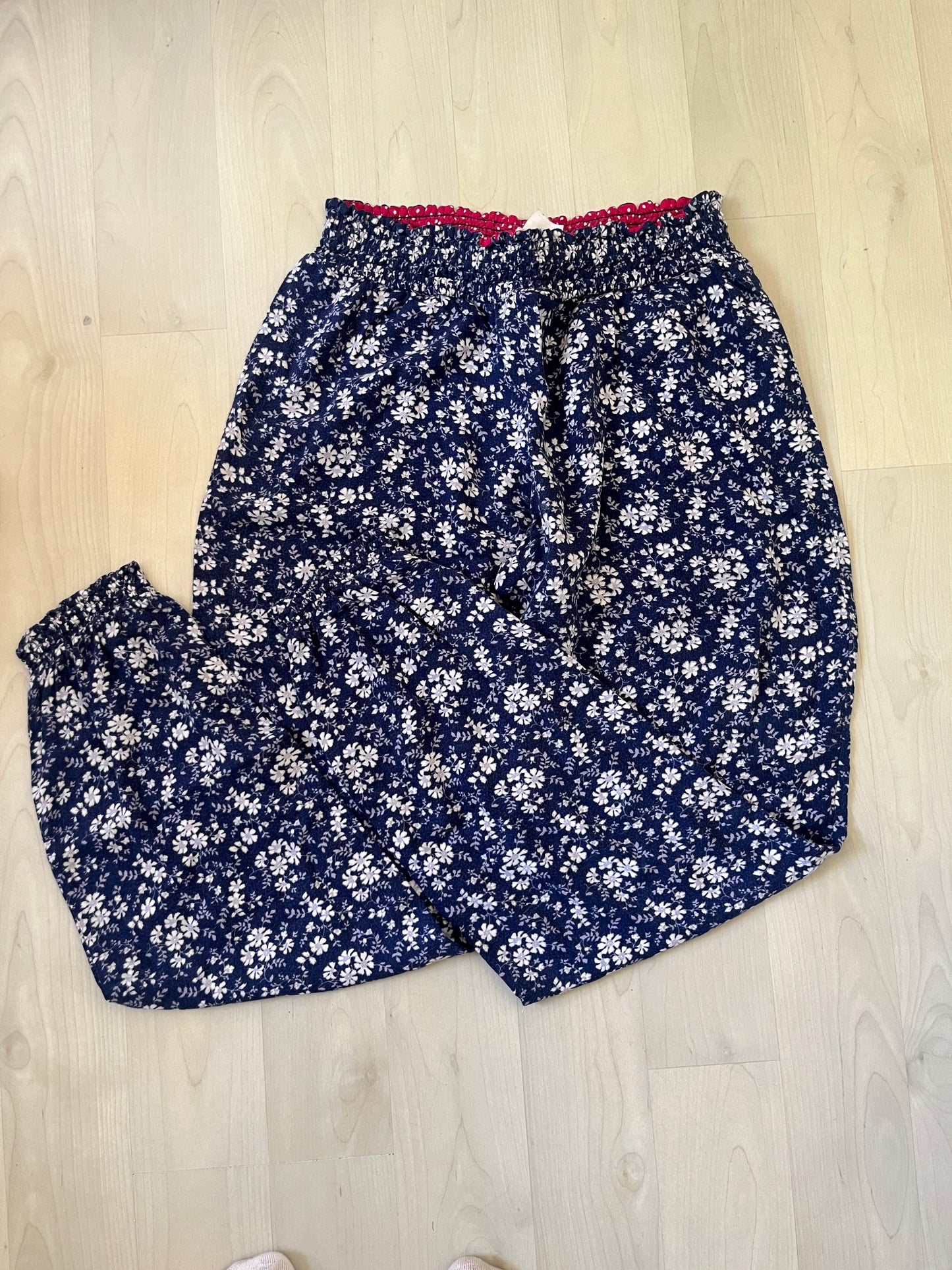 Pantalon fluide à fleurs bleues Etam - M
