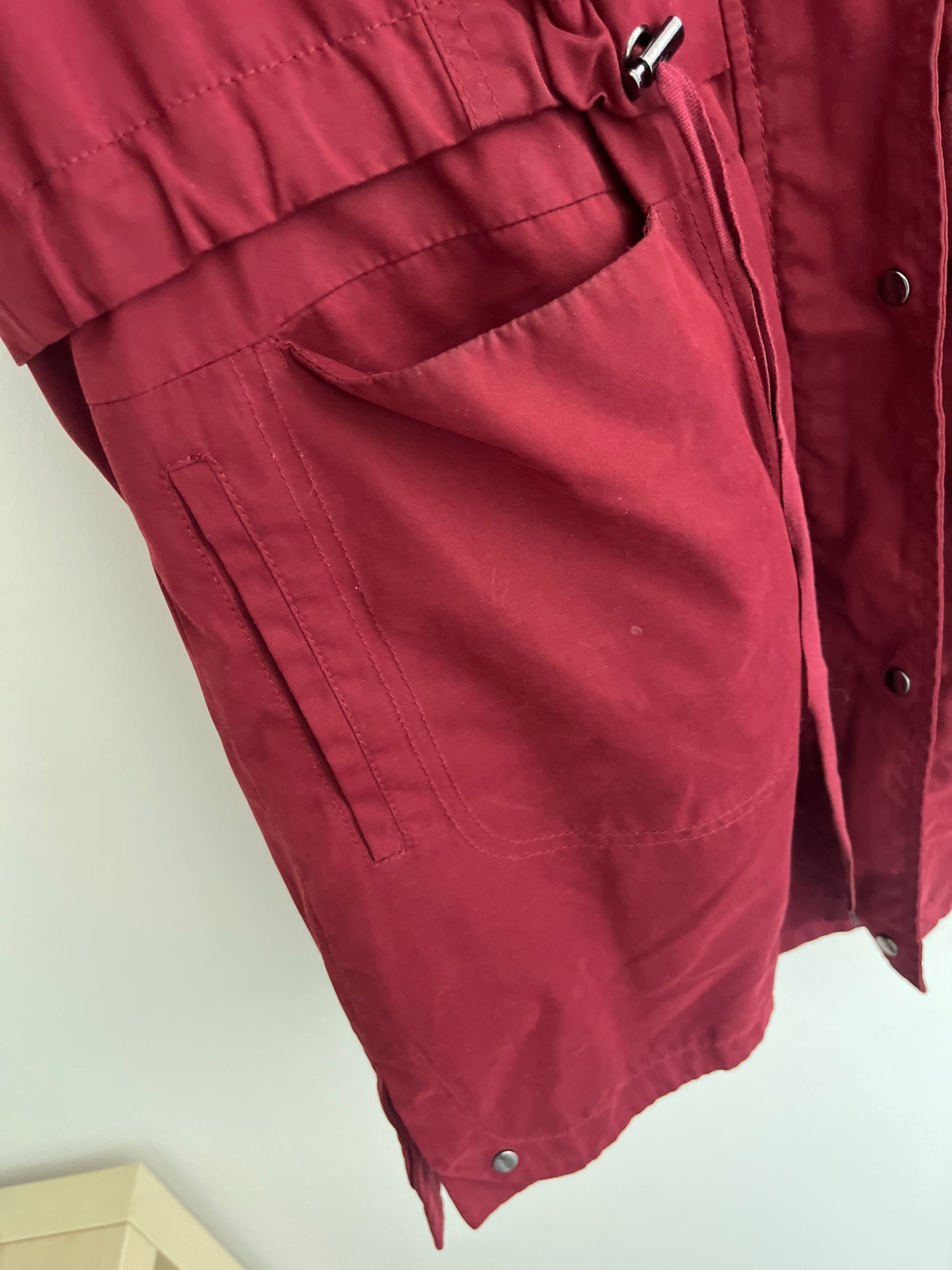 Manteau à manches longues et à capuche rouge avec poches Camaïeu - M