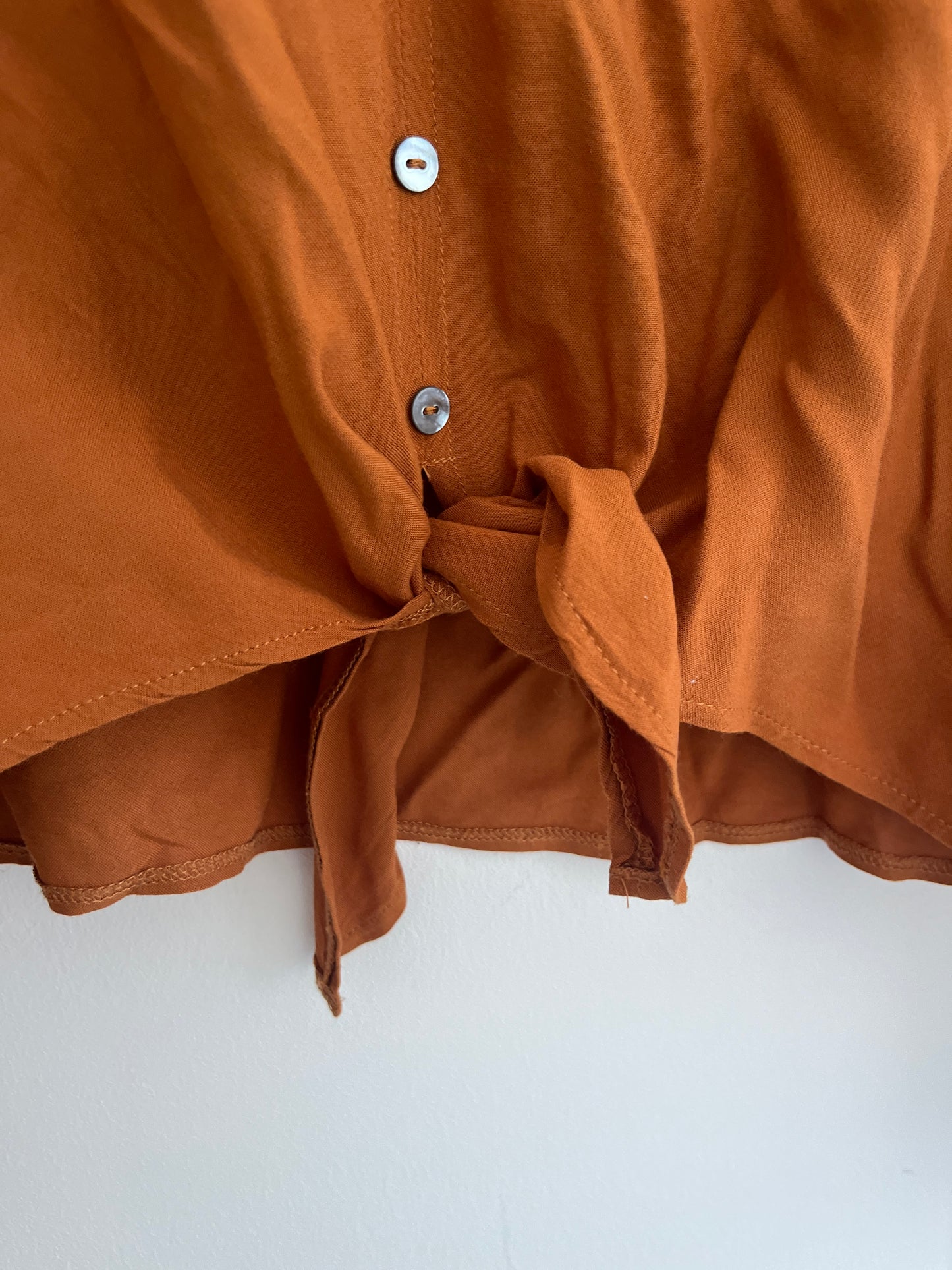 Blouse légère à manches longues camel avec noeud Only - S