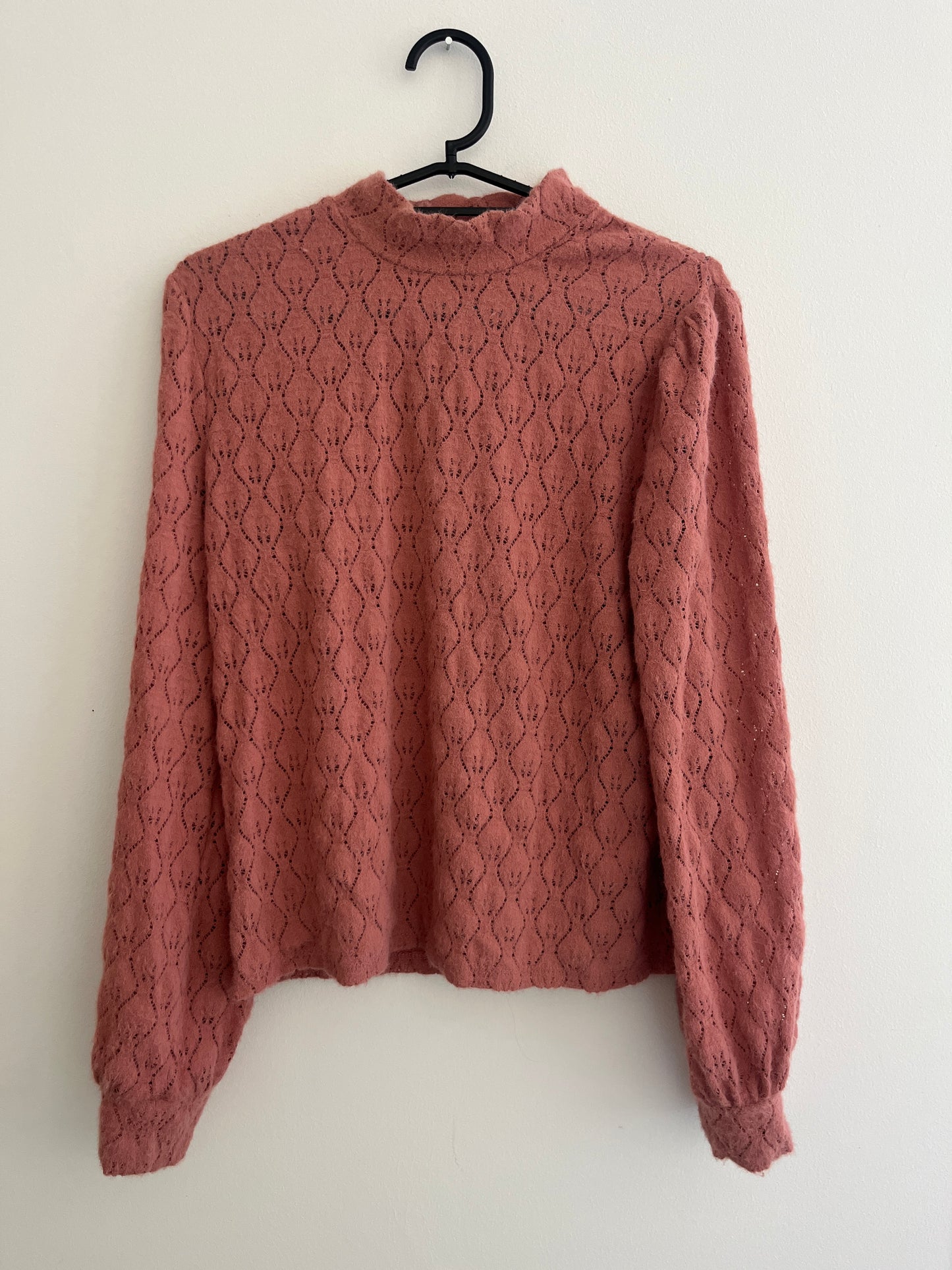 Pull à manches longues rose poudré en velours et broderies - S