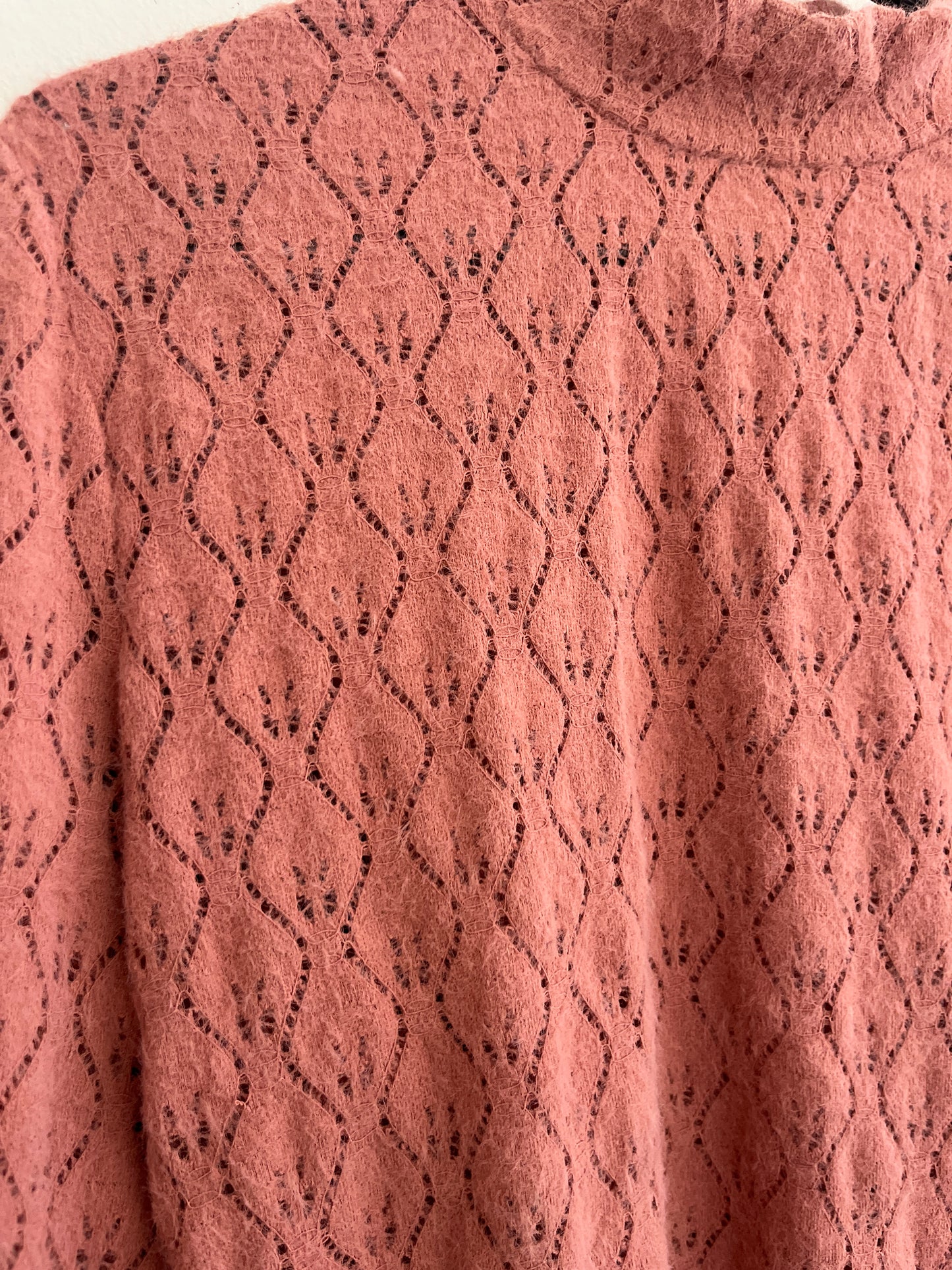 Pull à manches longues rose poudré en velours et broderies - S