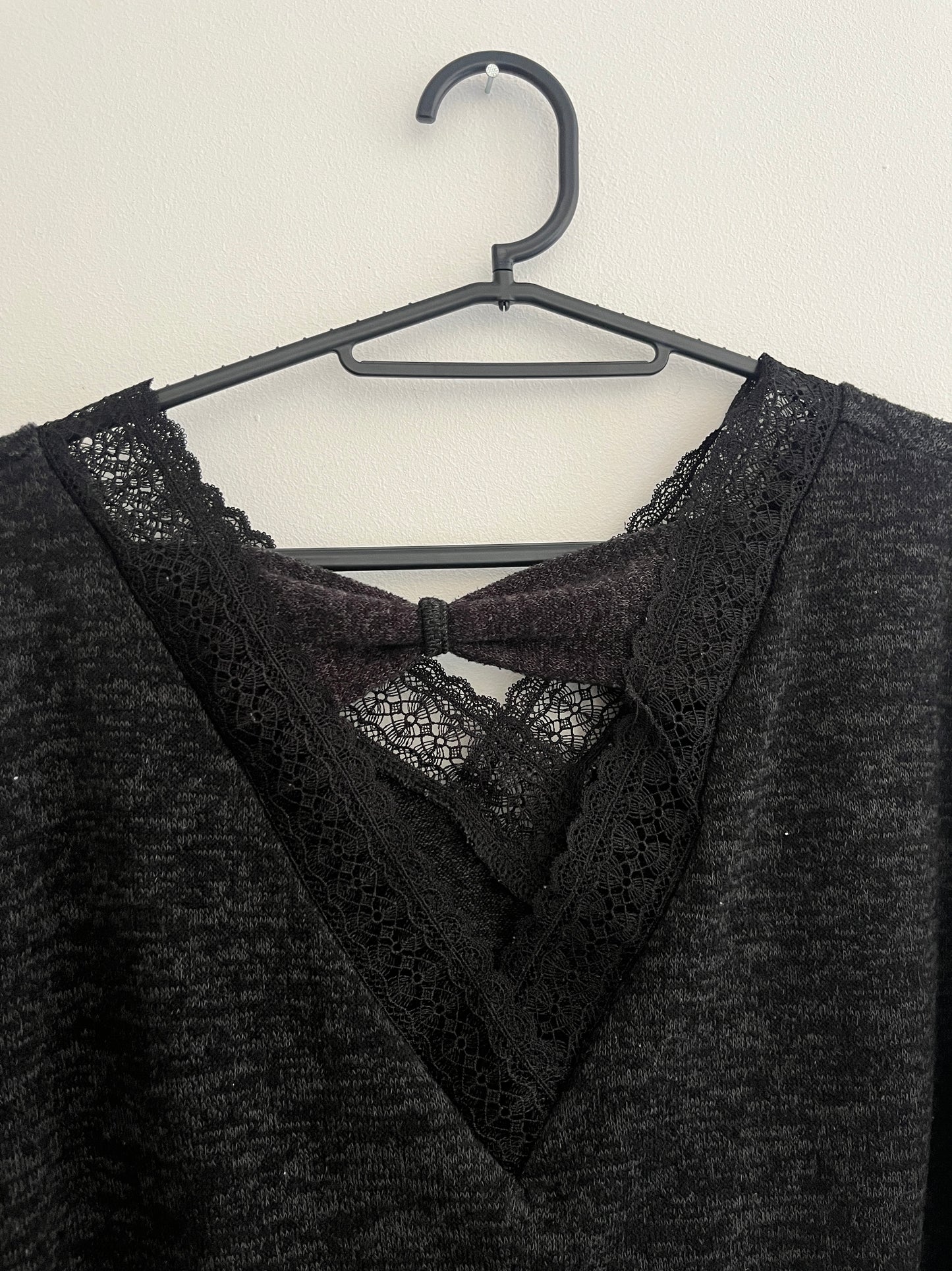 Pull à manches longues noir chiné avec dos nu et dentelle - S