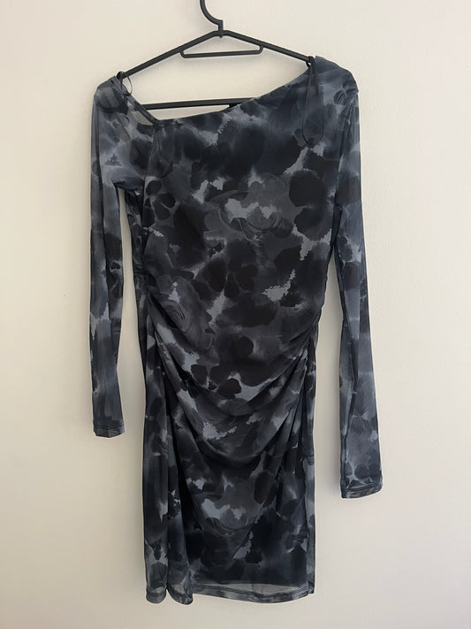 Robe moulante asymétrique à manches longues motifs fleurs sombres Jennyfer - S