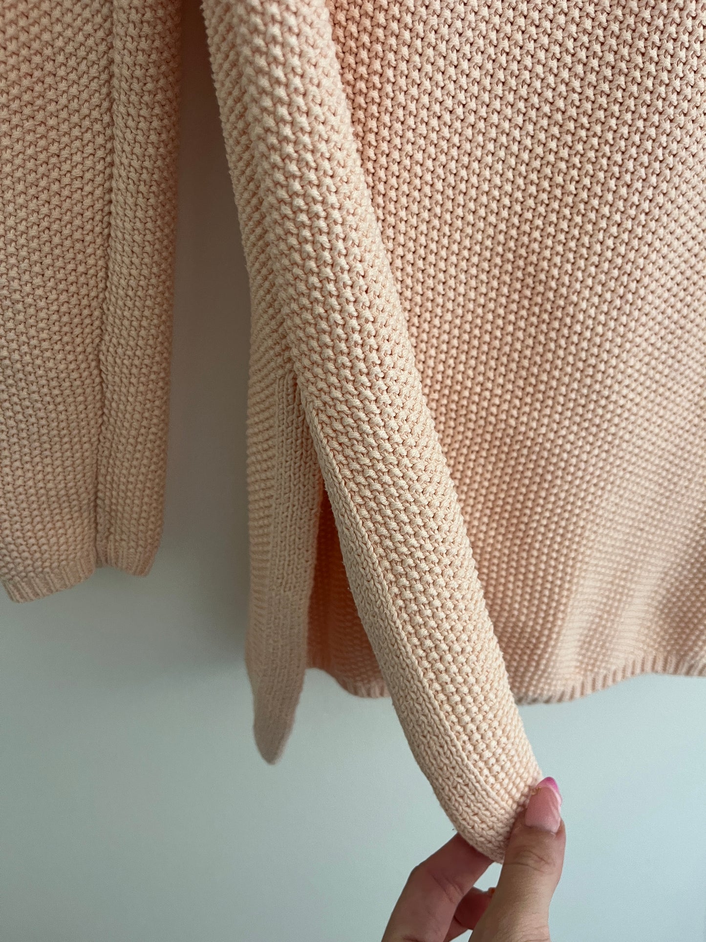 Pull en maille à manches longues rose avec fentes - S