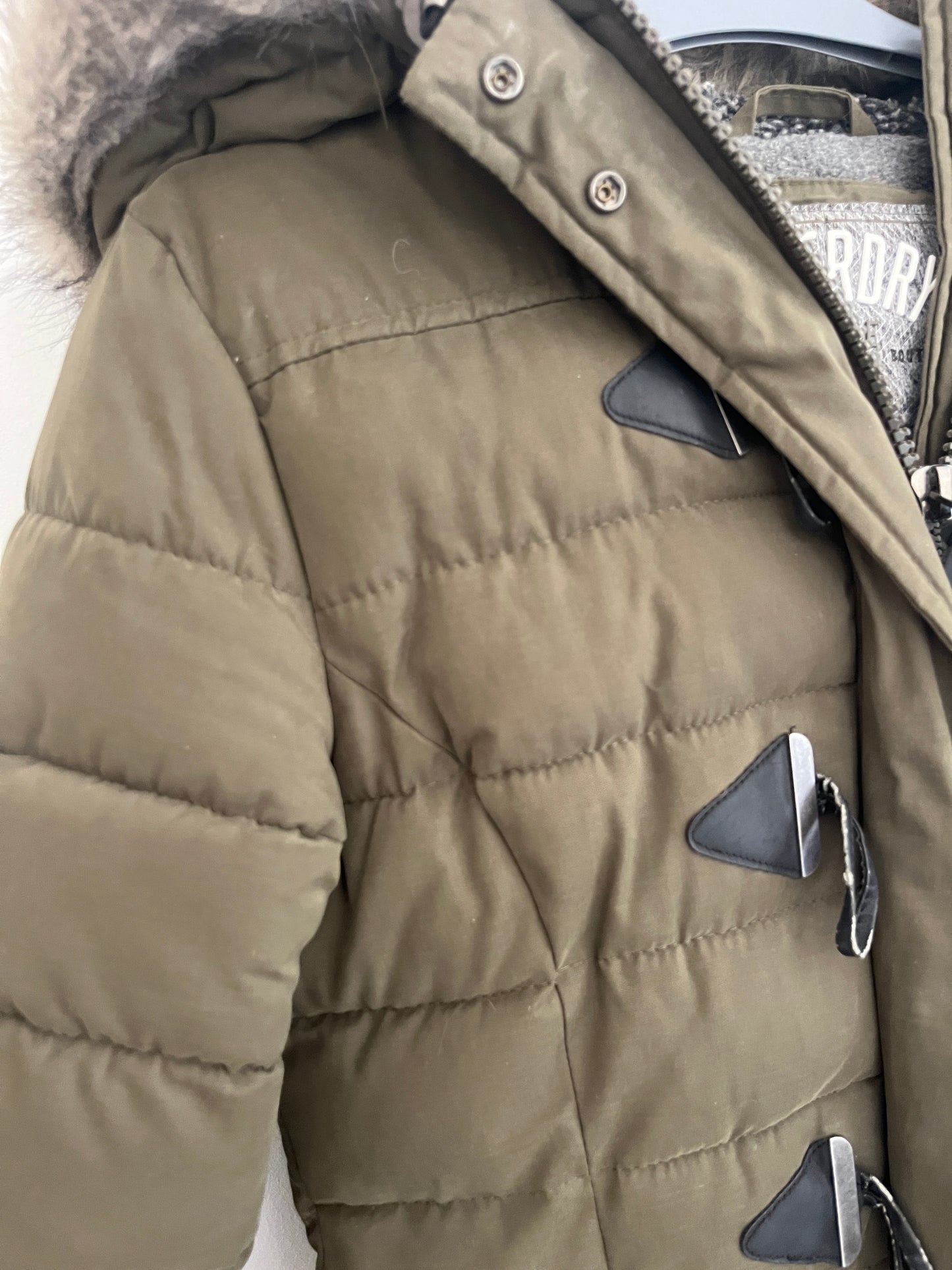 Manteau matelassé kaki avec capuche Superdry - S