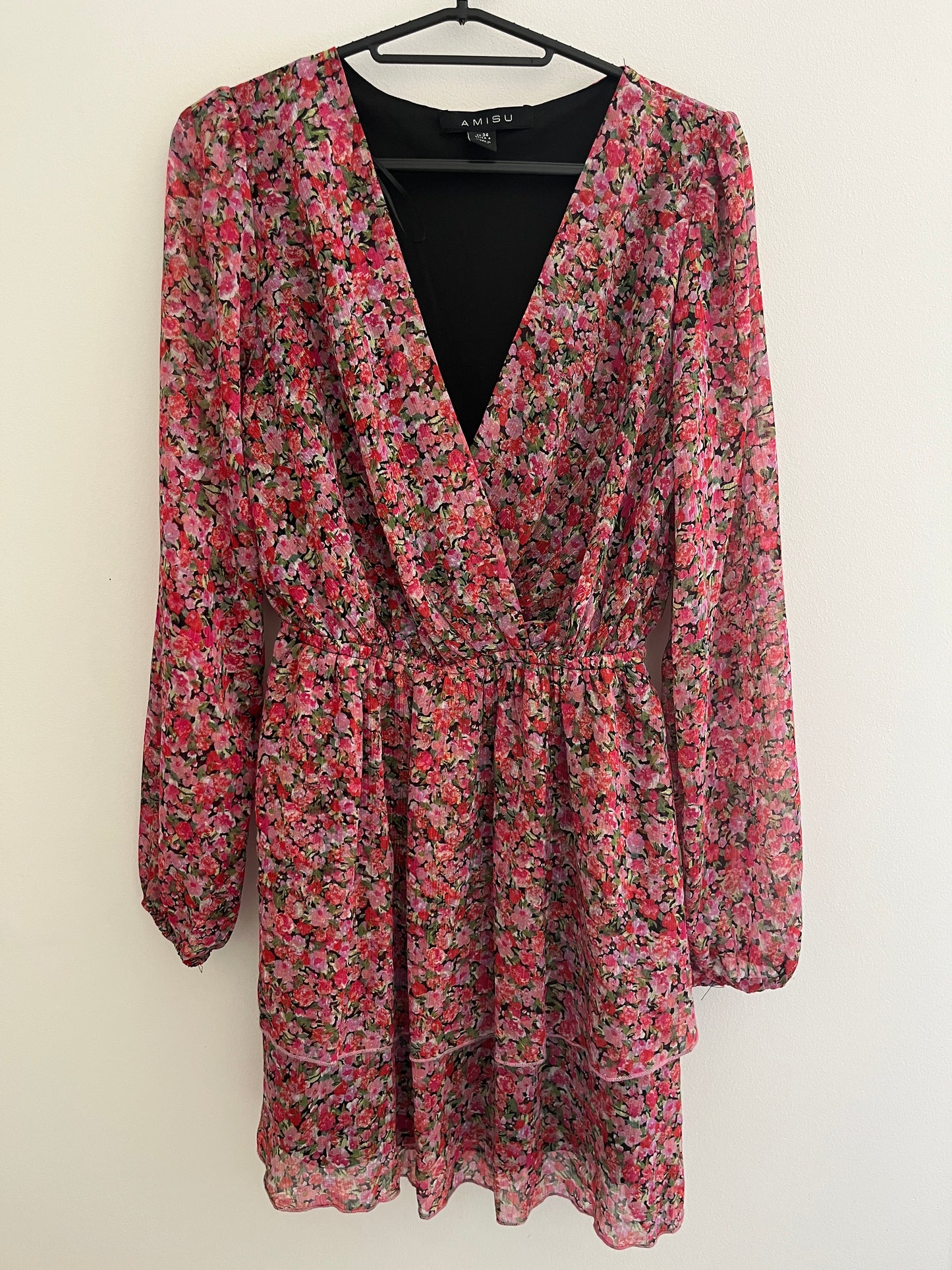 Robe courte à manches longues fleurie et détails dorés Amisu - 34