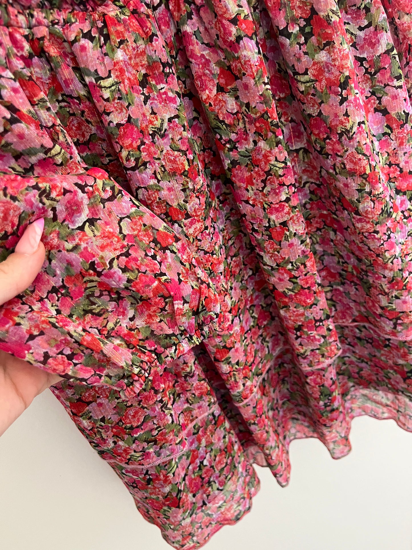 Robe courte à manches longues fleurie et détails dorés Amisu - 34