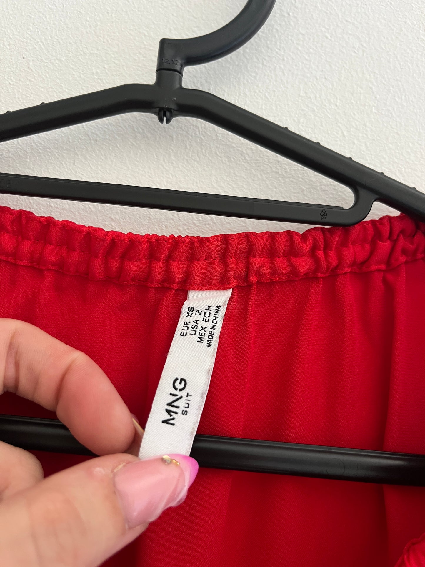 Blouse à manches longues rouge effet satiné avec lacets Mango - 34