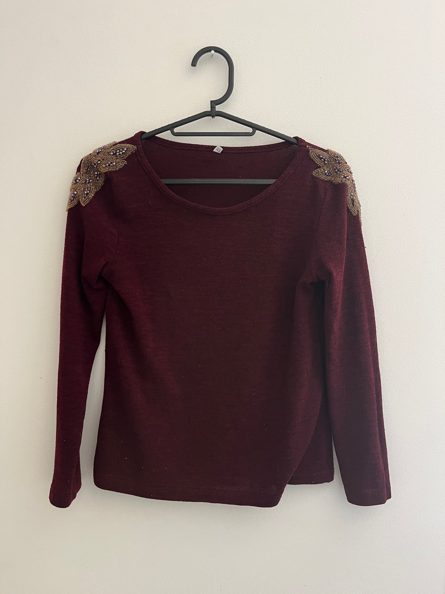 T-shirt à manches longues bordeaux et détails à strass sur les épaules - 34/36
