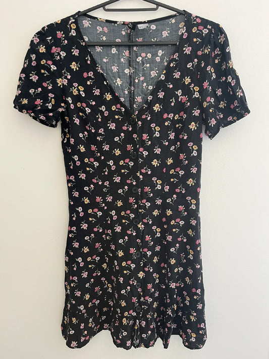 Robe courte à manches courtes noir et fleurs H&M - 34