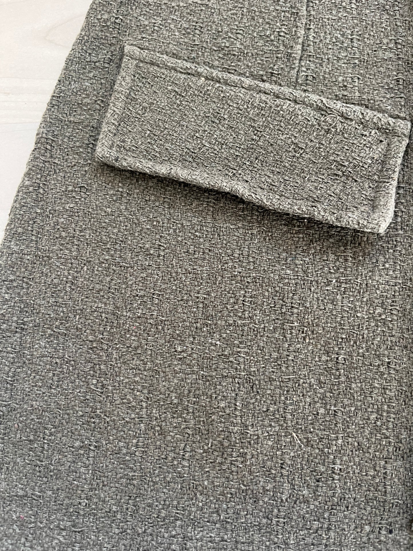 Jupe courte en tweed kaki avec boutons - XS