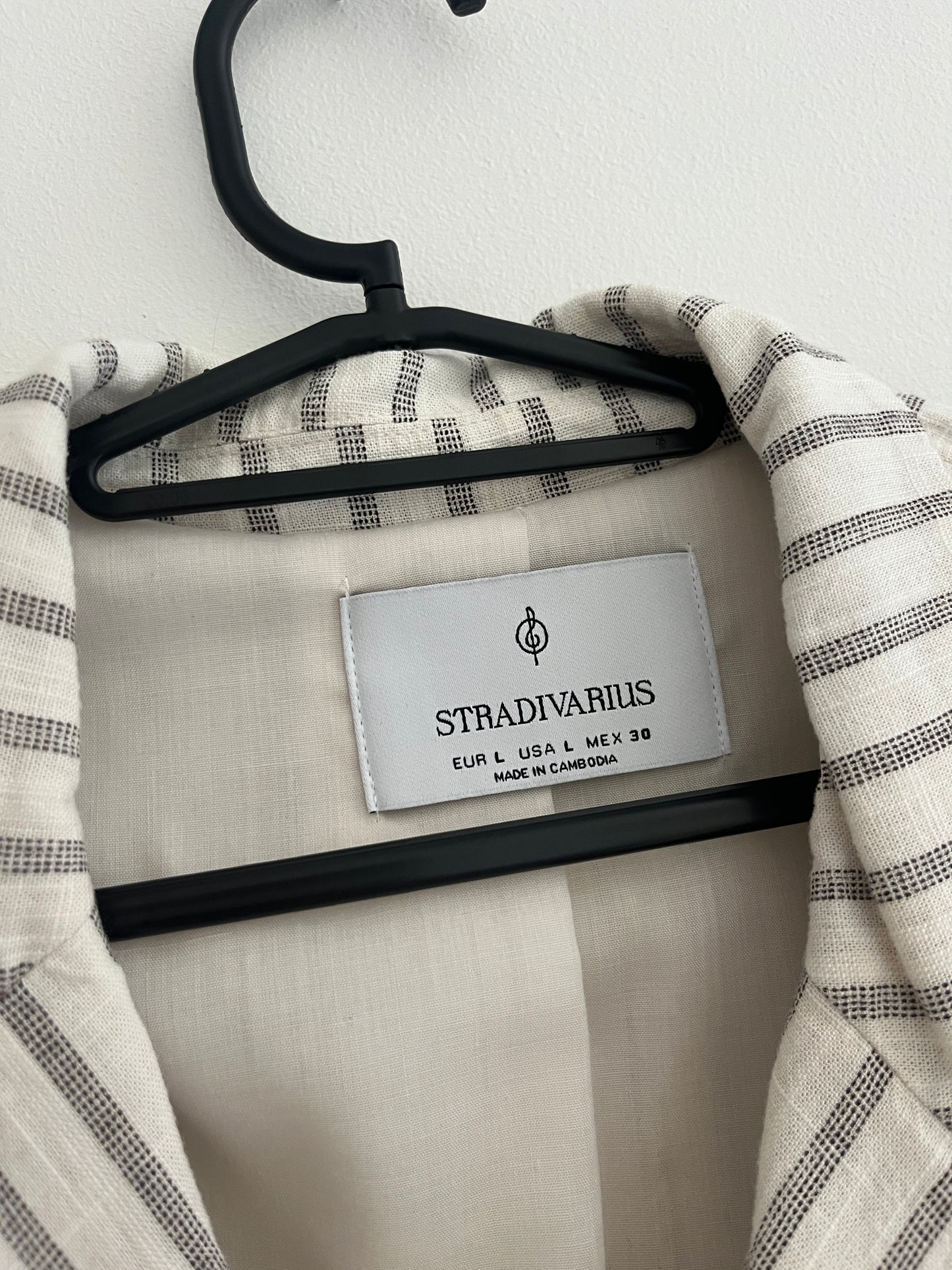 Blazer court à manches longues en lin rayé Stradivarius - L