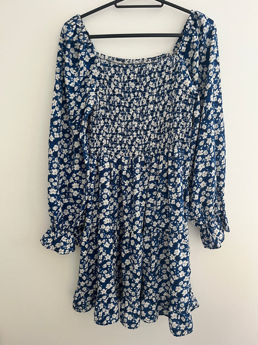Robe courte à manches longues bleue à fleurs blanches - L