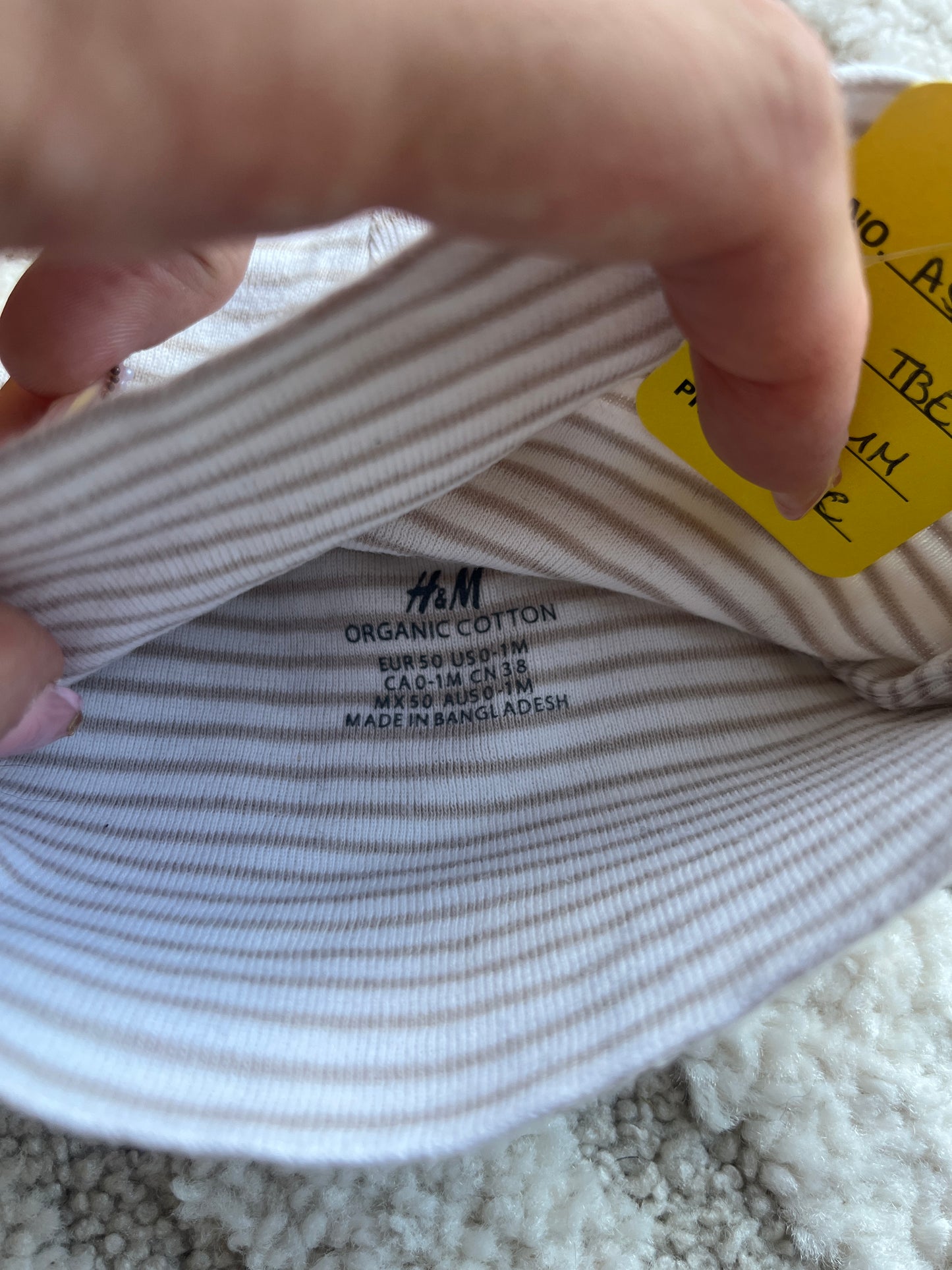 Bonnet en jersey beige et blanc H&M - naissance/1 mois
