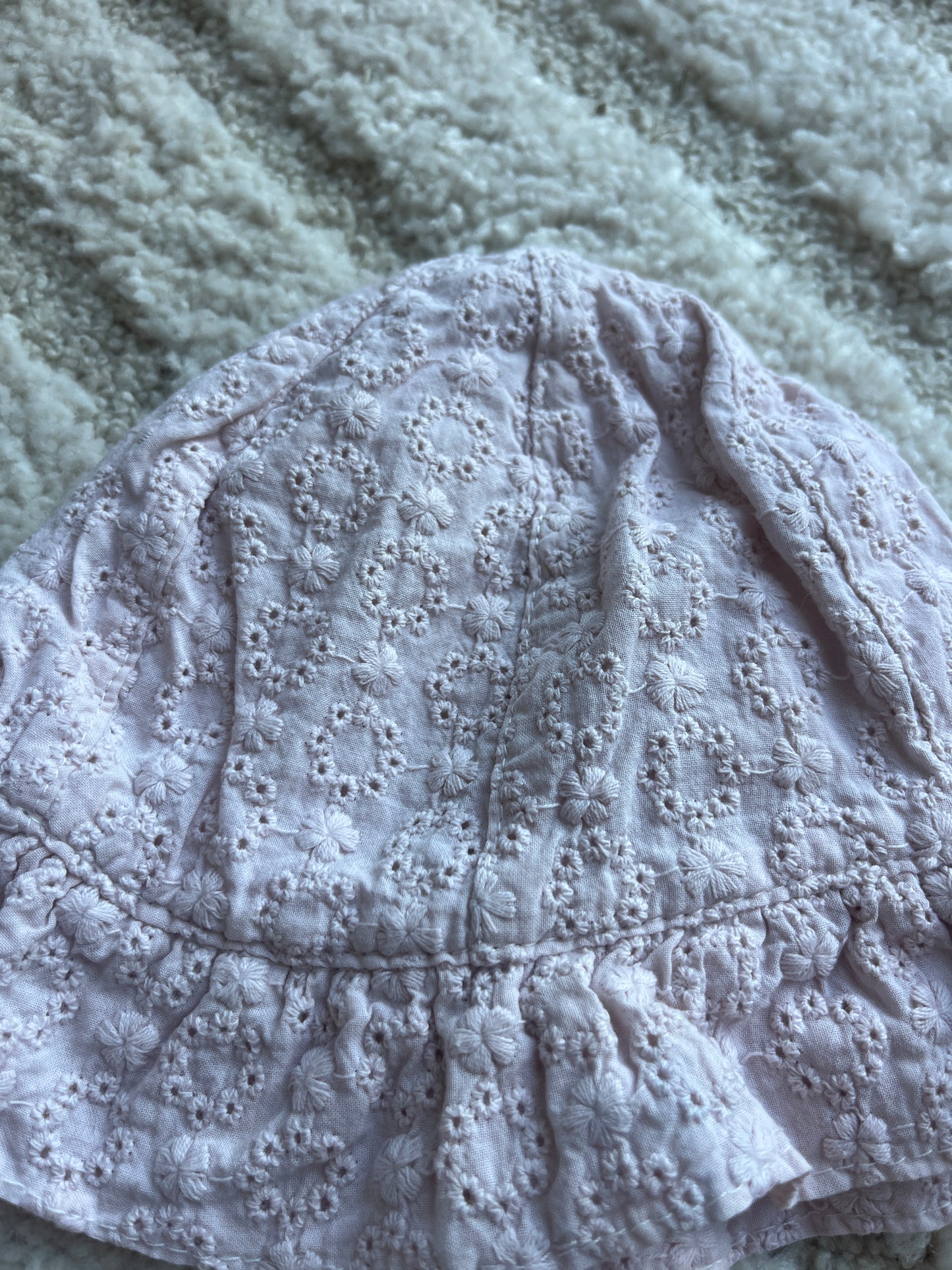 Chapeau rose avec broderies Kiabi