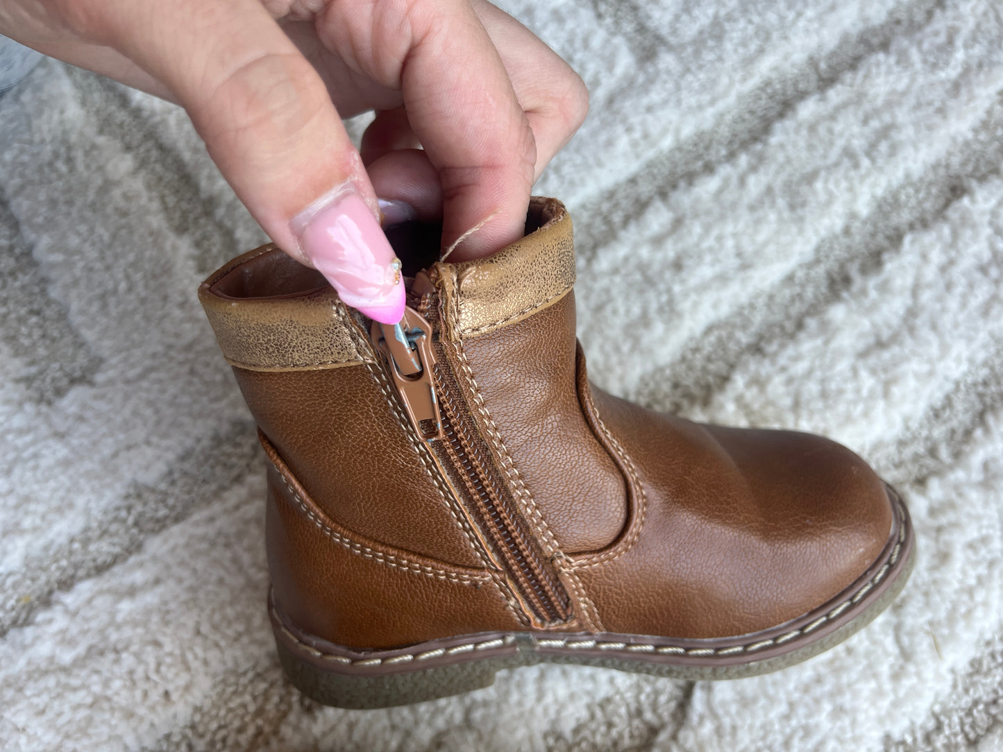 Paire de bottines marron à zip détails à paillettes - Pointure 22