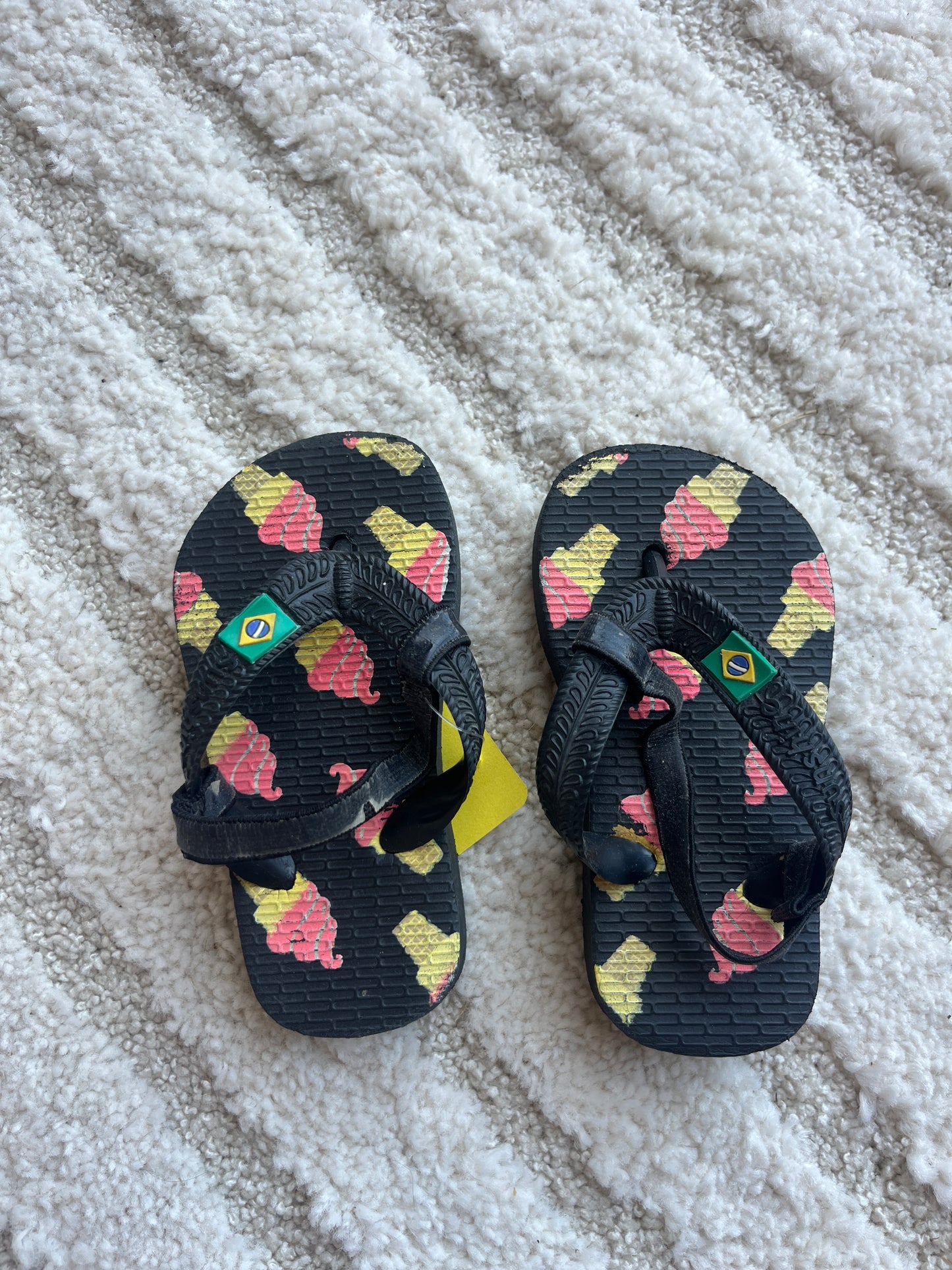 Paire de sandales été motifs glaces - Pointure 22/23