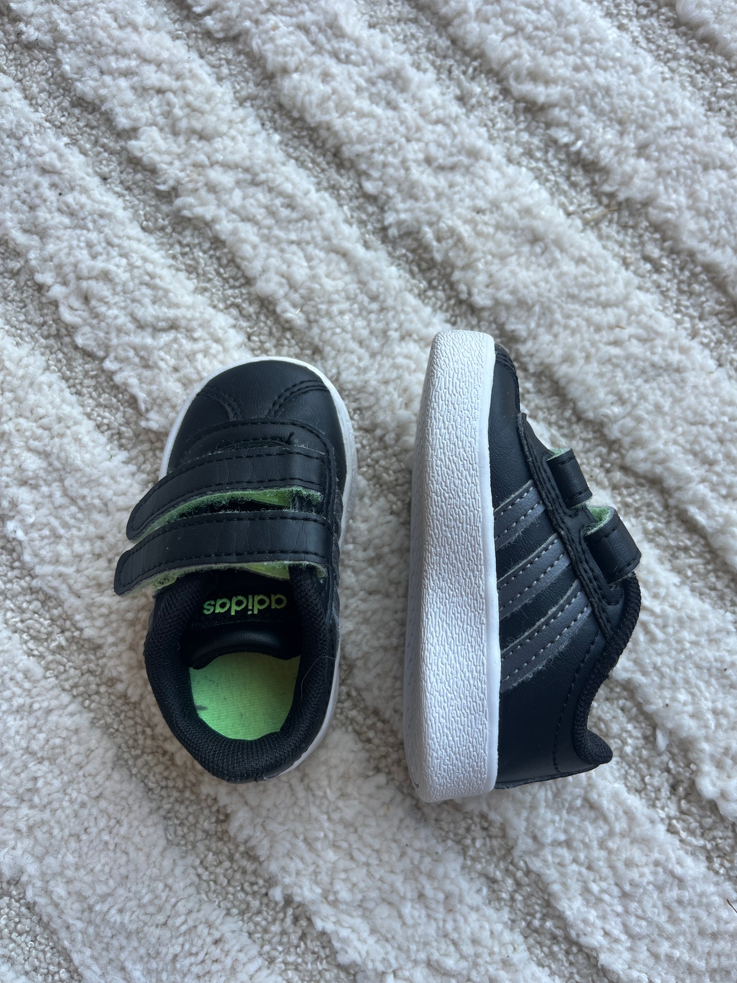 Paire de baskets Adidas VL Court 2.0 bébé - Pointure 18