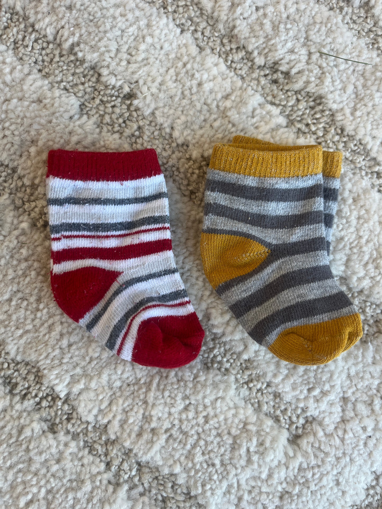 Lot 2 paires de chaussettes rayées rouge et jaune - 6/9 mois (68/74 cm)