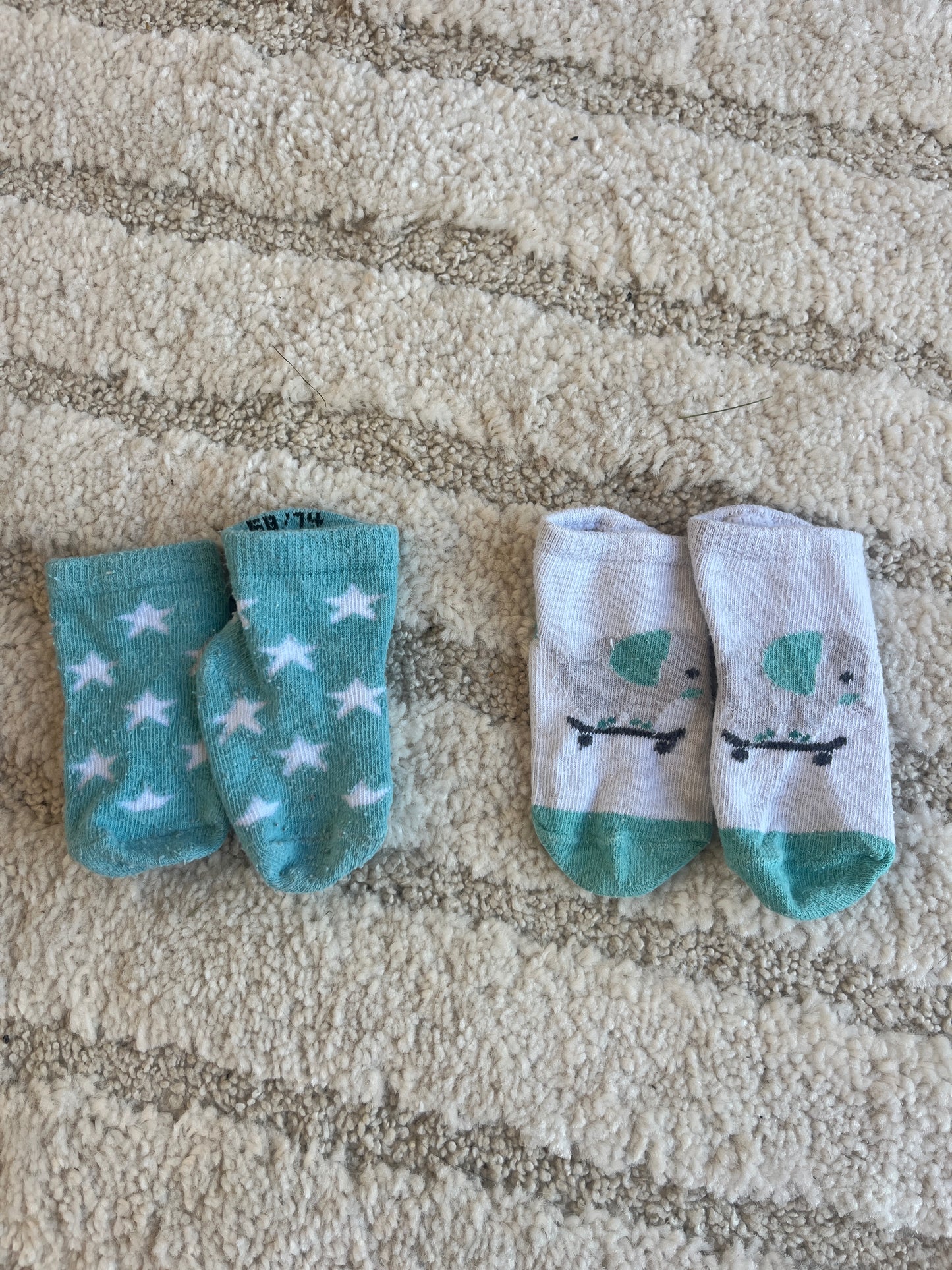 Lot 2 paires de chaussettes bleu turquoise étoiles et éléphant Obaïbi - Pointure 15/18 (6/9 mois)