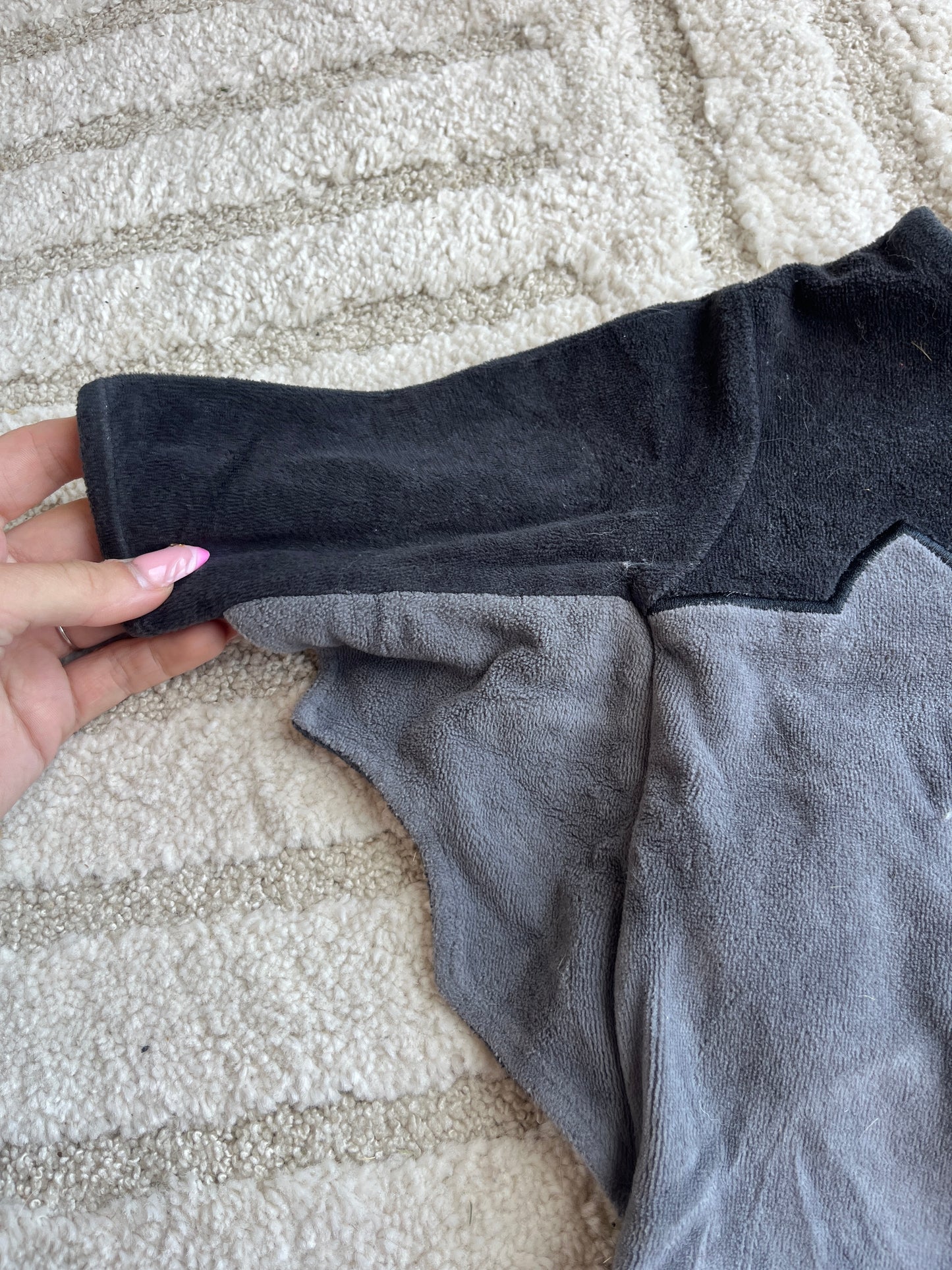 Pyjama velours gris et noir chauve-souris - 9 mois
