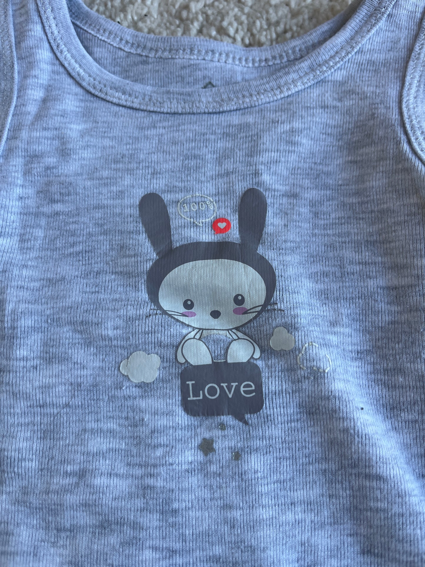 Lot 2 bodies sans manches gris et blanc lapin - 9 mois
