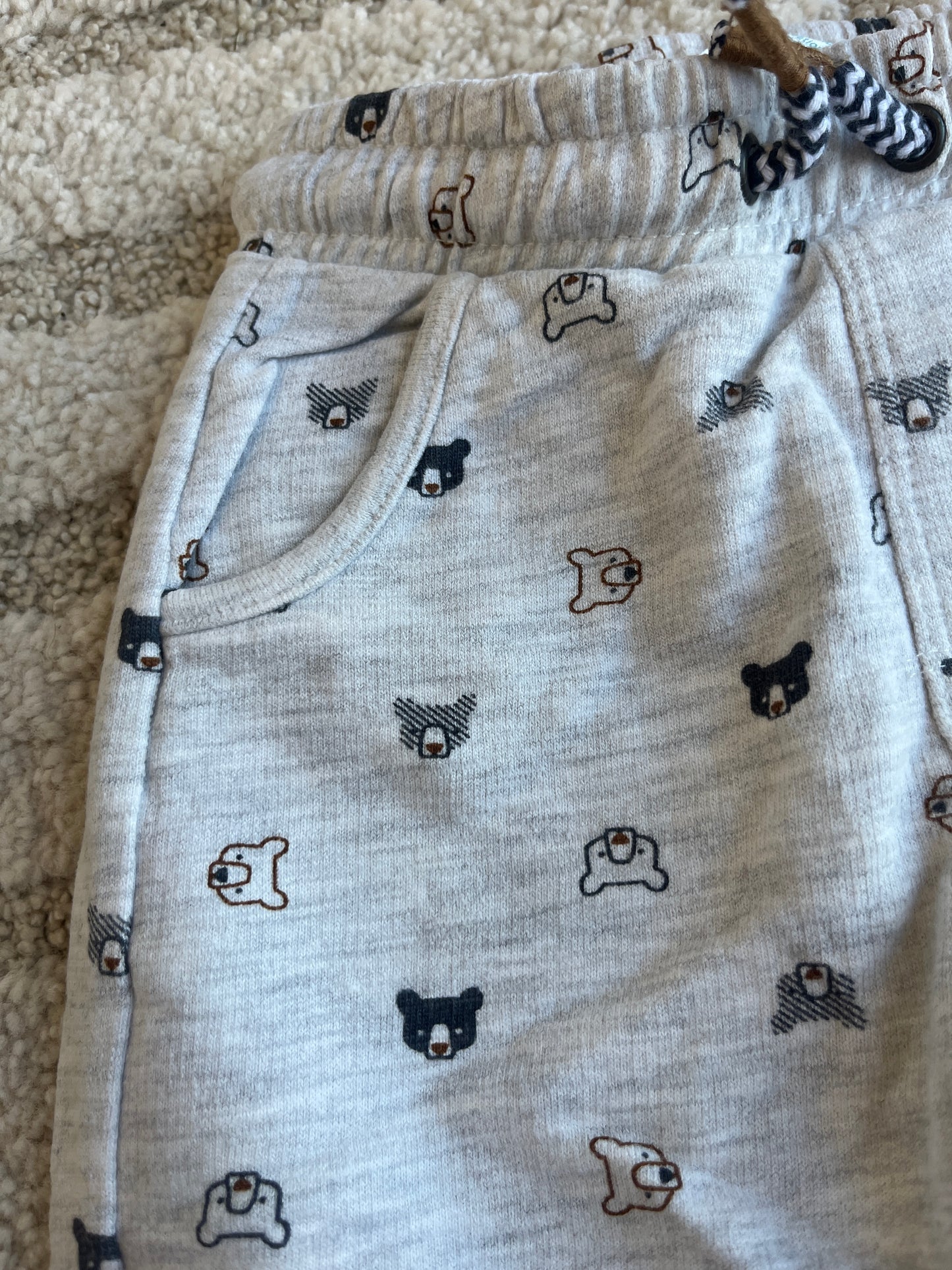 Pantalon gris chiné avec ourlets motifs oursons - 9 mois