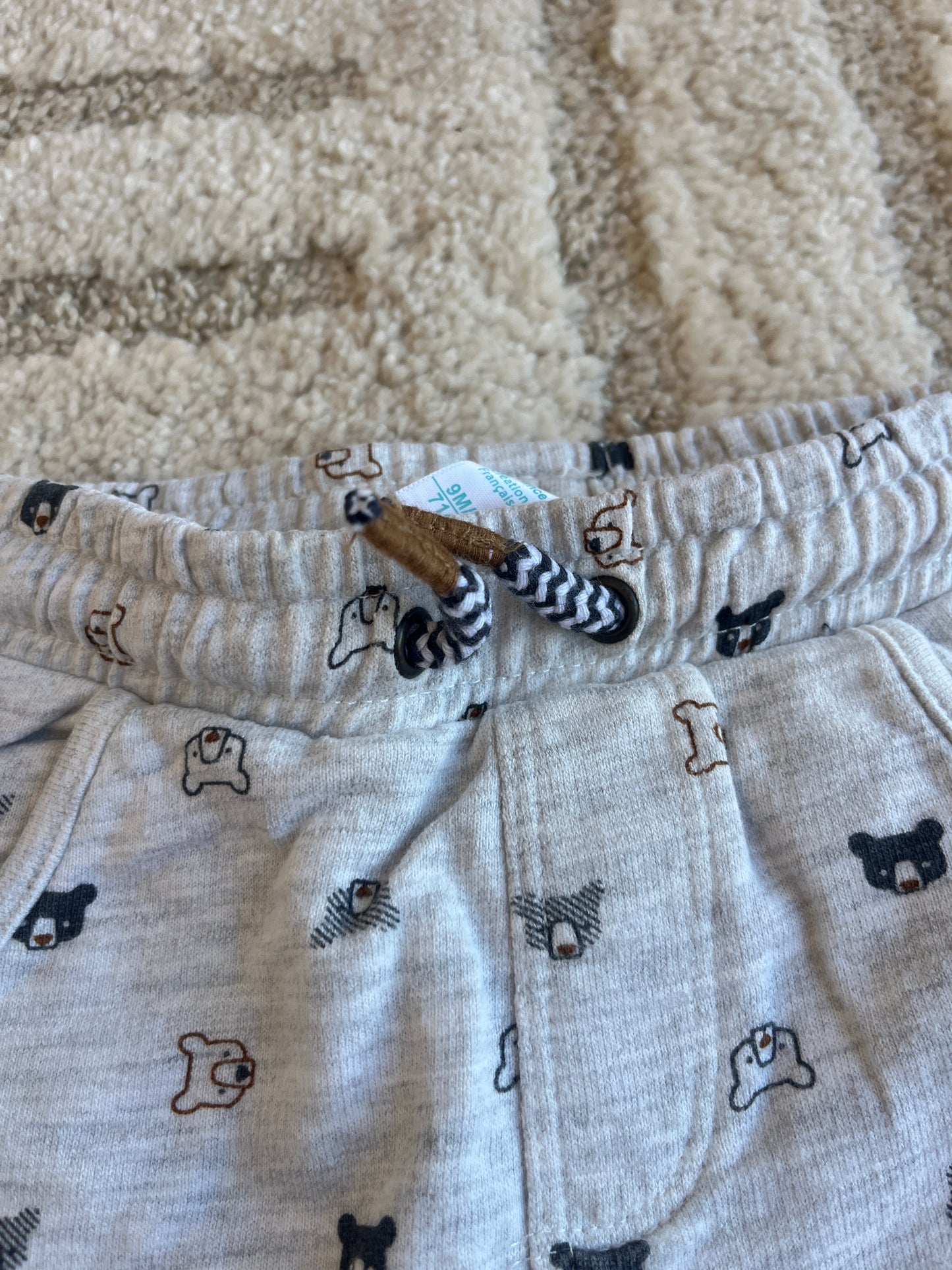 Pantalon gris chiné avec ourlets motifs oursons - 9 mois