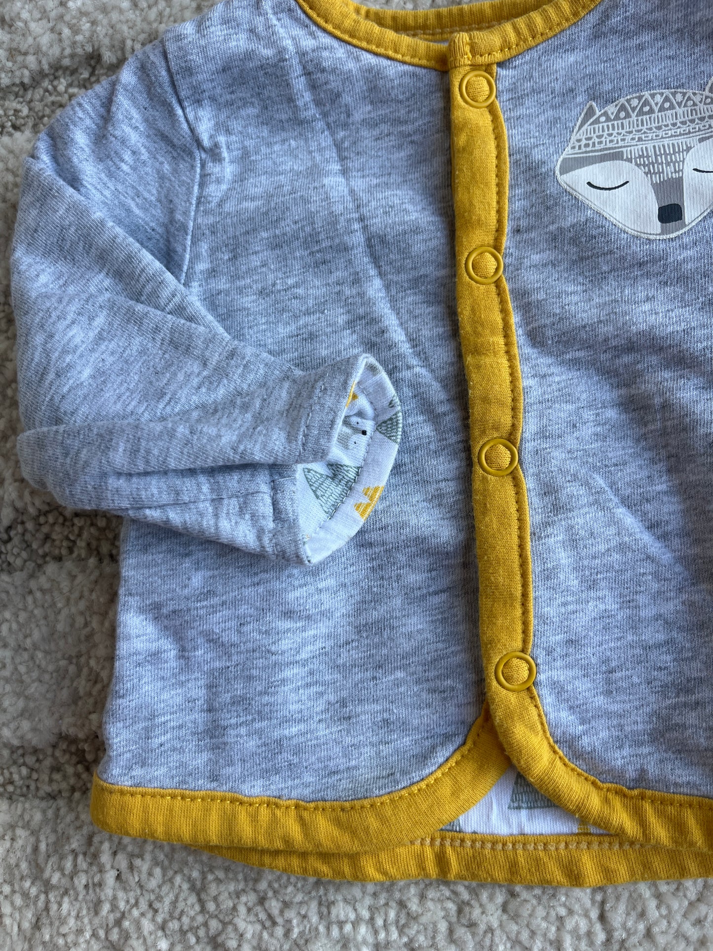 Veste légère à manches longues gris et moutarde renard - naissance