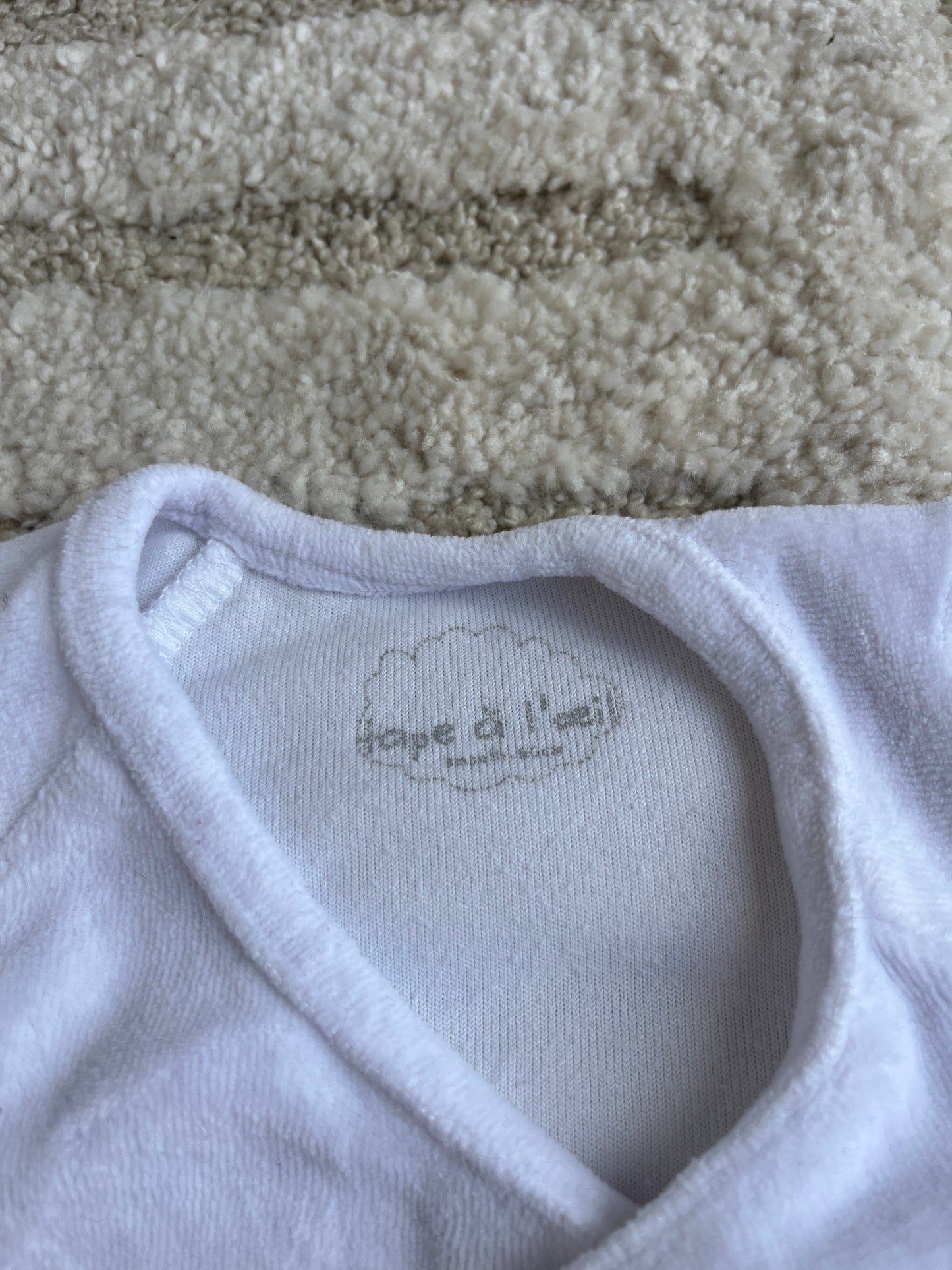 Brassière à manches longues asymétrique en velours blanc TAO - 3 mois